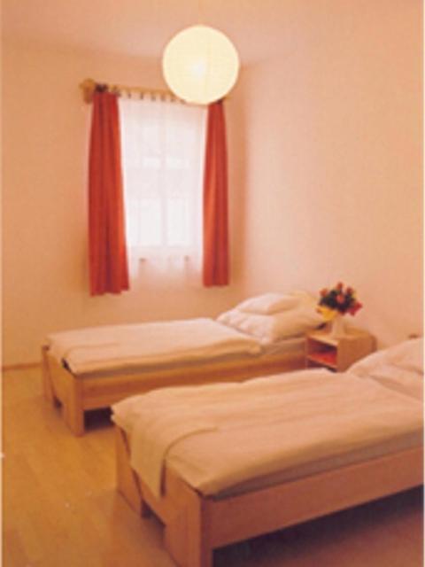 Rezkakas Fogado Bed & Breakfast Zirc Rom bilde