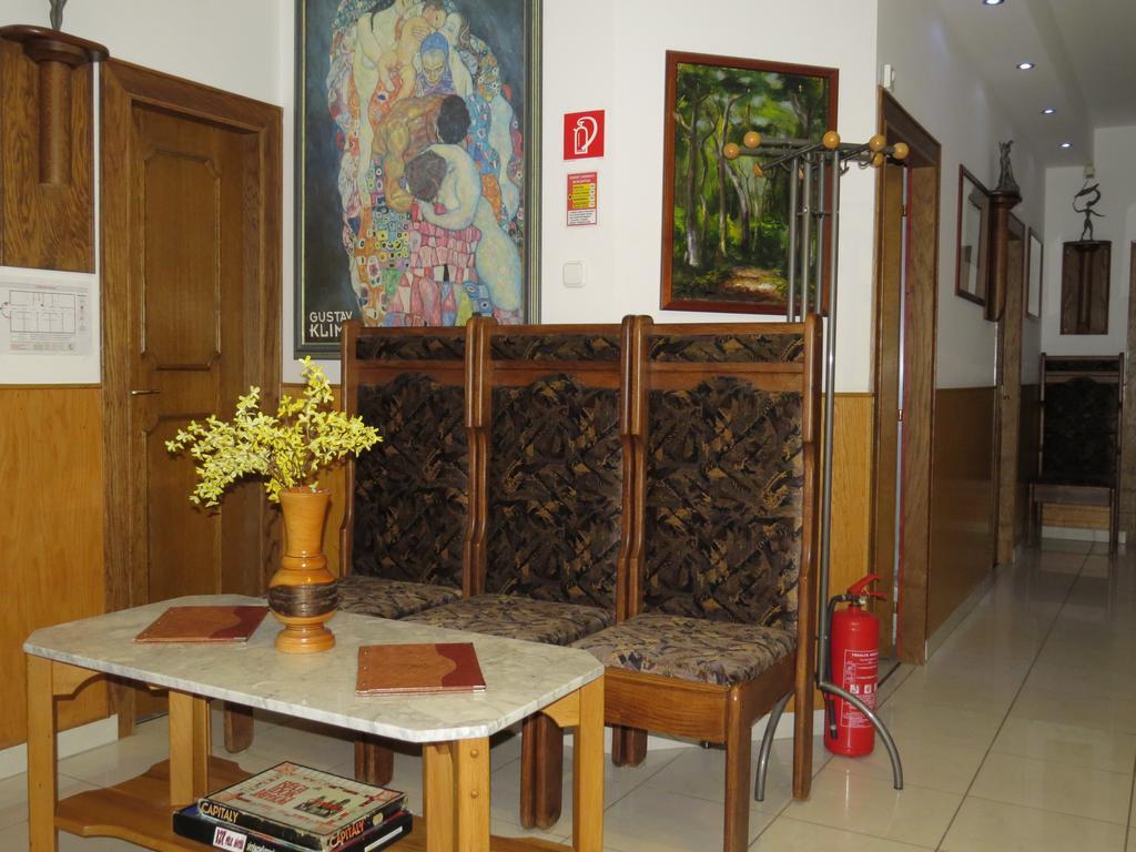 Rezkakas Fogado Bed & Breakfast Zirc Eksteriør bilde